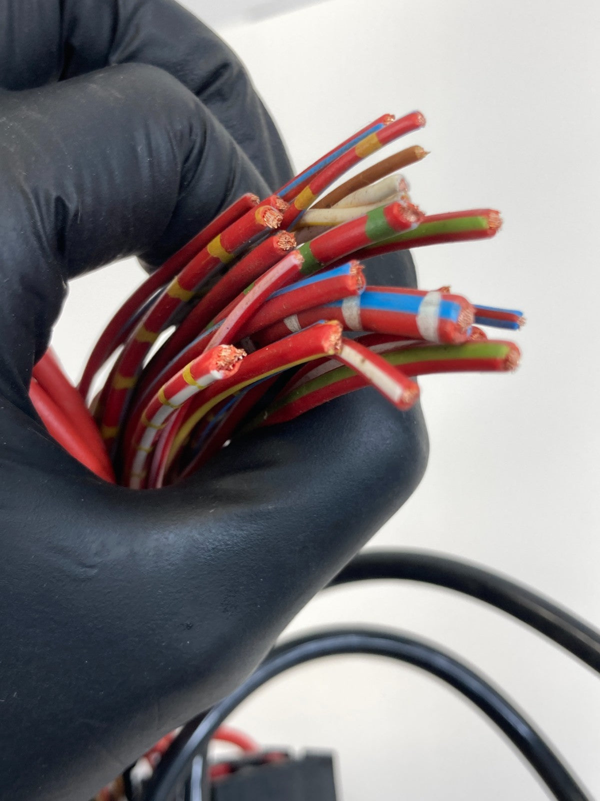 1998-2002 Mercedes-Benz E430 Rear Trunk Fuse Relay Box Block 001-545-95-01 OEM