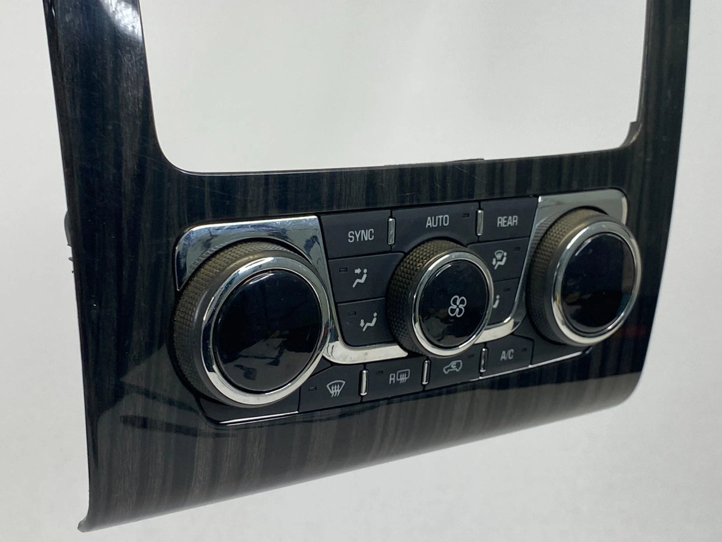 2013-2017 CHEVROLET TRAVERSE HVAC A/C CLIMATE CONTROL W/ BEZEL TRIM 23140660 OEM