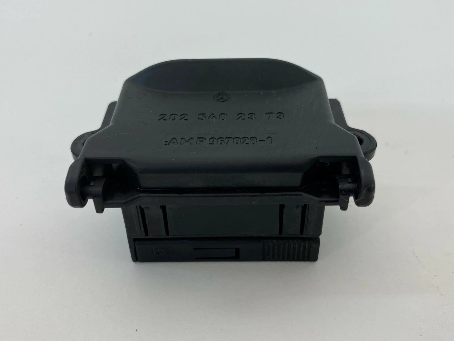 2000-2006 MERCEDES-BENZ S430 S500 DIAGNOSTIC PLUG PORT COVER TRIM 2025402373 OEM