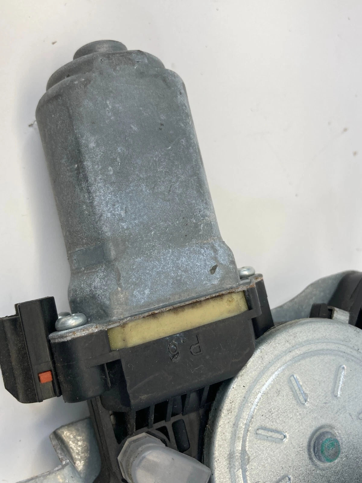 2012-2015 CHEVROLET CAPTIVA SPORT REAR LEFT DOOR POWER WINDOW MOTOR 25926013 OEM