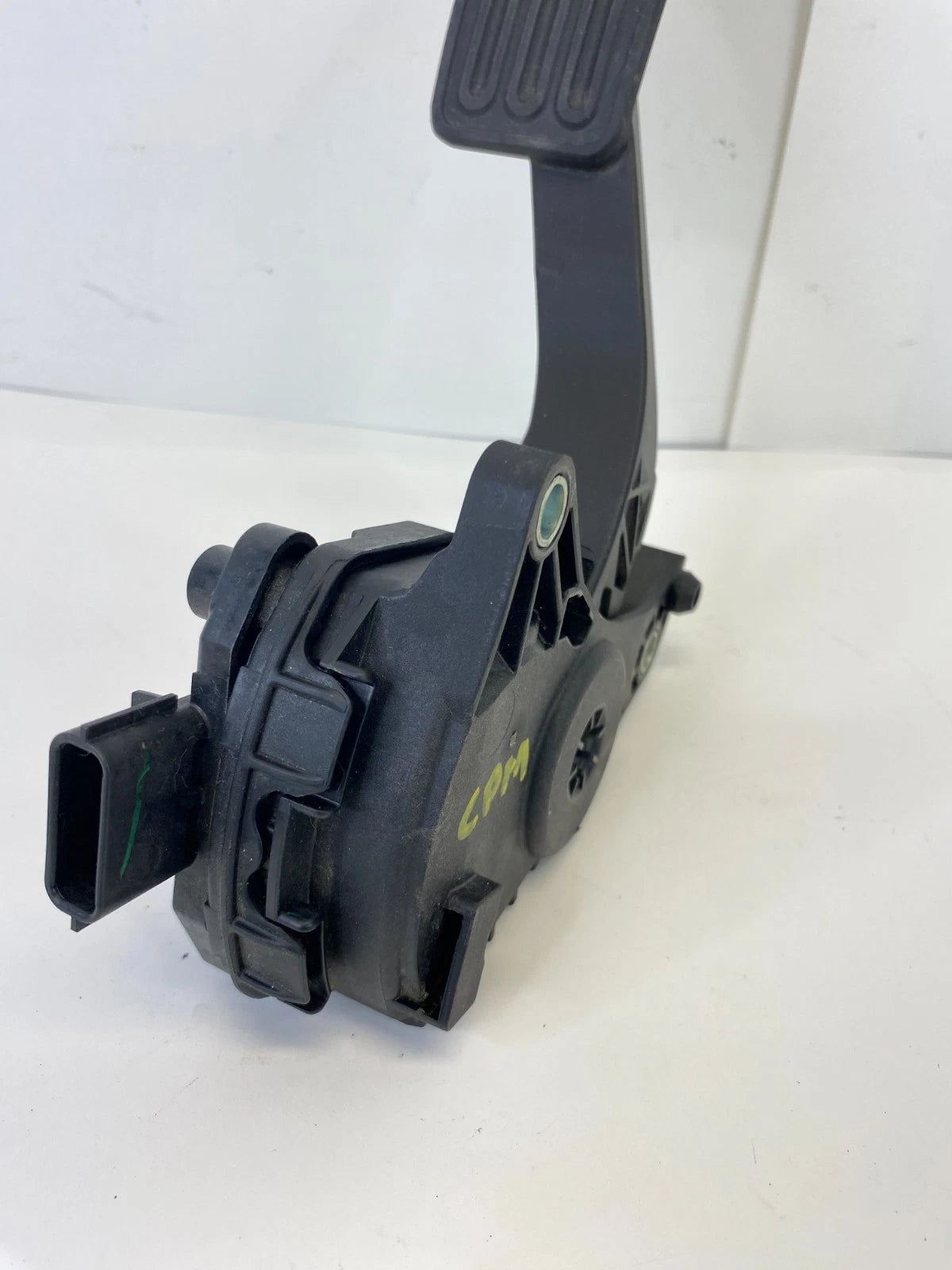 13-18 NISSAN ALTIMA ACCELERATOR GAS PEDAL WITH POSITION SENSOR OEM 180023TA0B