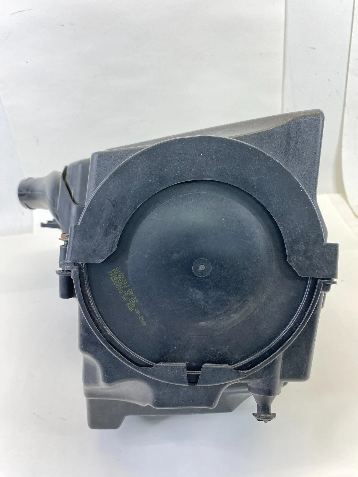 2012-2018 FORD FOCUS 2.0L L4 A/T AIR INTAKE CLEANER FILTER BOX ASSY BV6Z-9600