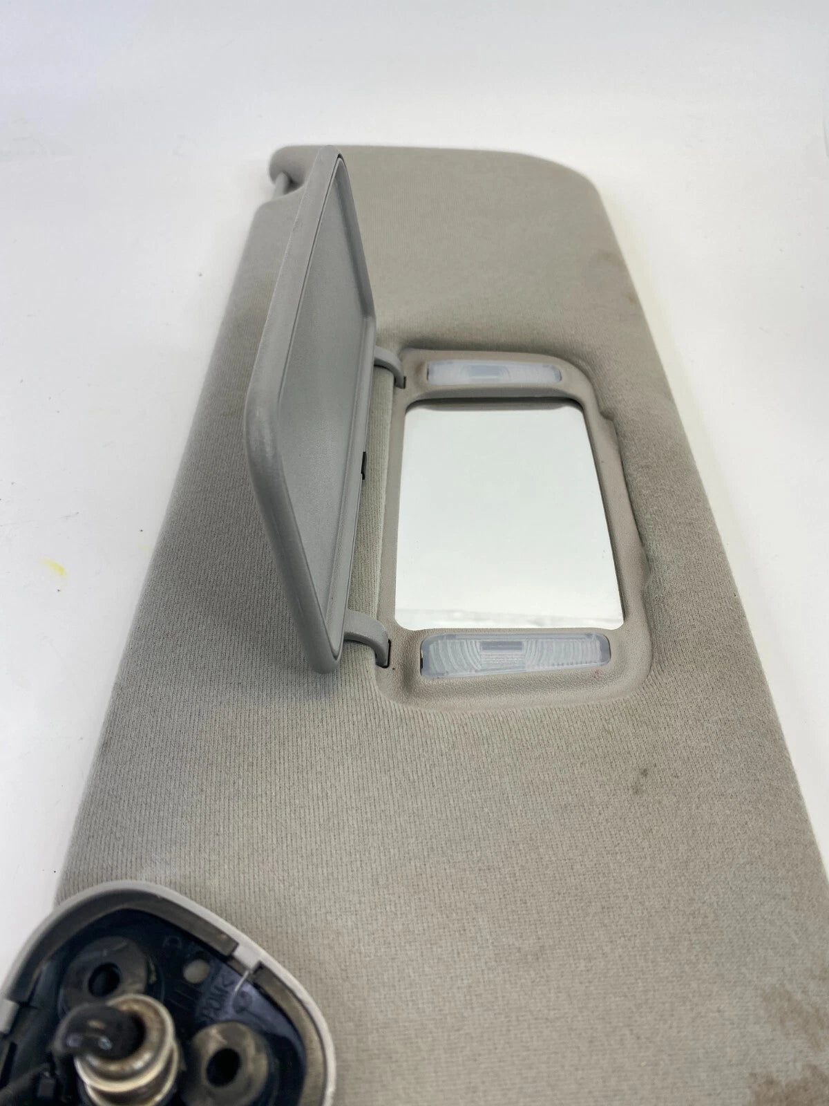 2005-2010 TOYOTA SIENNA ROOF LEFT DRIVER SUNVISOR SUN VISOR SHADE CLOTH