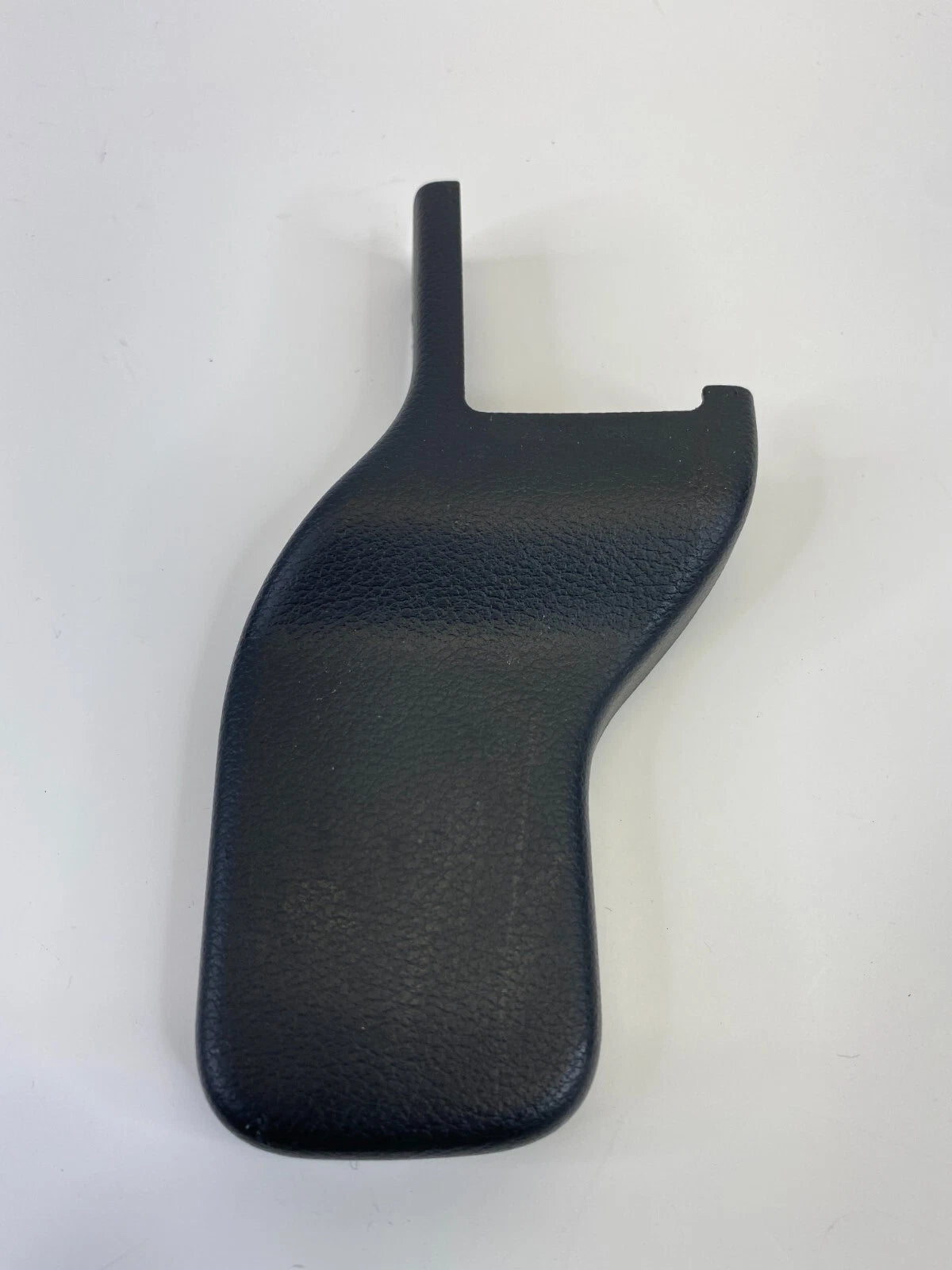 2010-2013 MAZDA 3 MAZDA3 FRONT RIGHT SEAT TRACK FRONT OUTER COVER CAP BBP357042