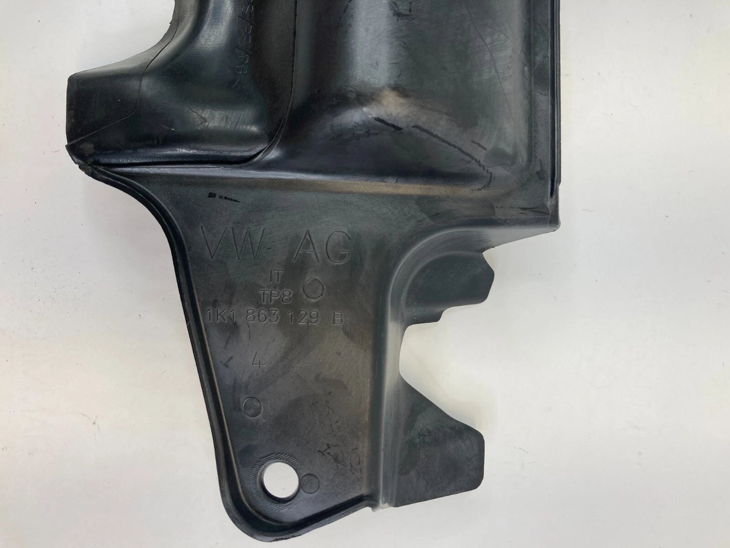 2011-2018 VOLKSWAGEN JETTA LOWER STEERING SHAFT COLUMN COVER 1K1-863-129-B OEM