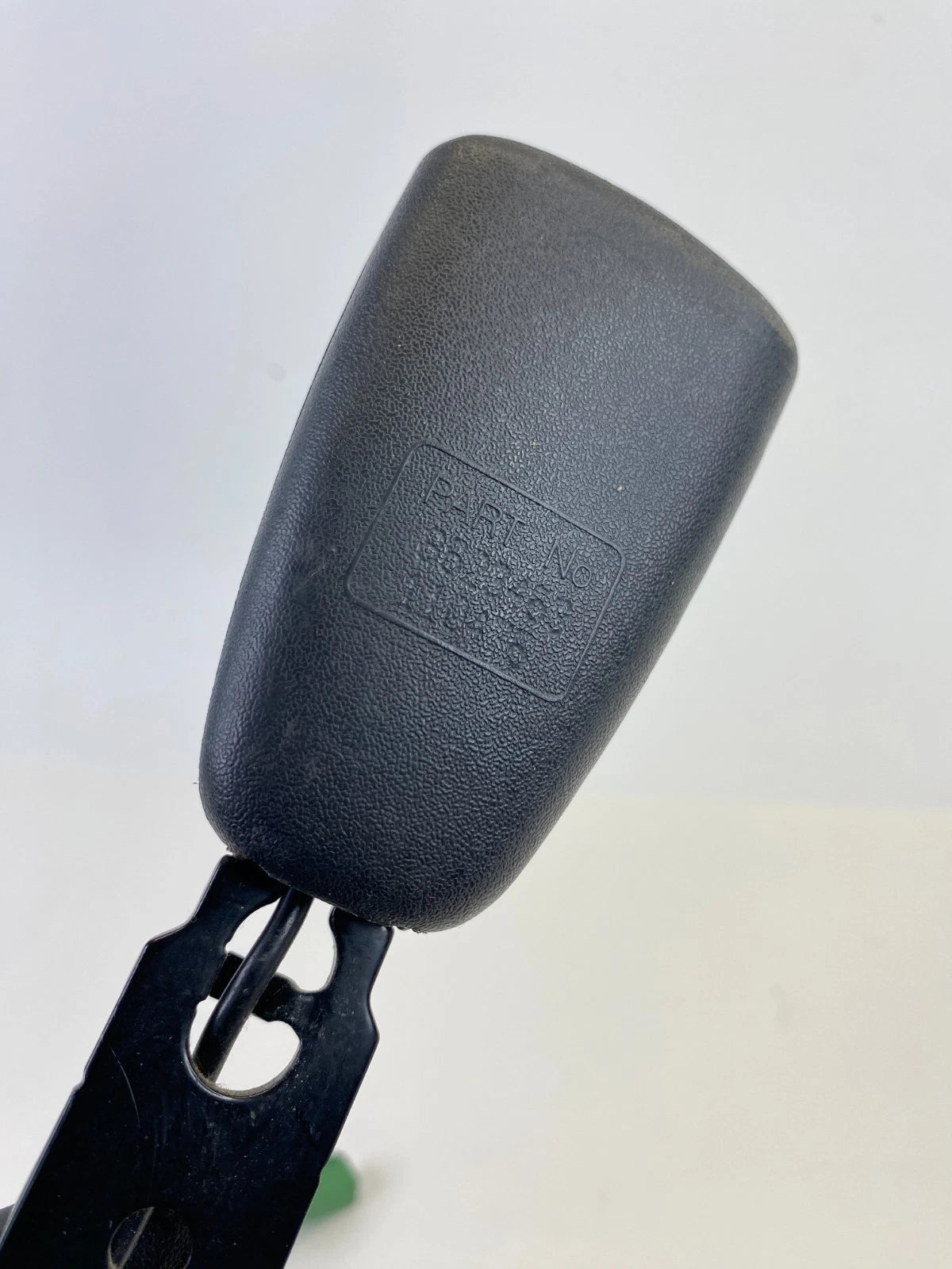 2012-2018 Volvo S60 Front Left Driver Seat Belt Buckle 8623453 OEM