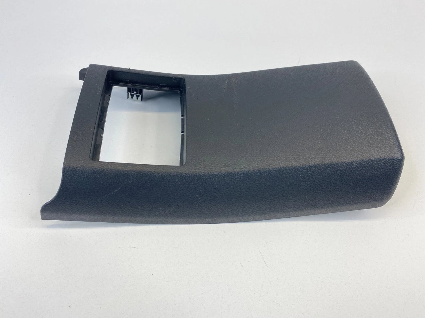 2011-2016 CHEVROLET CRUZE REAR CENTER CONSOLE COVER TRIM PANEL ASSY GMW15549 OEM