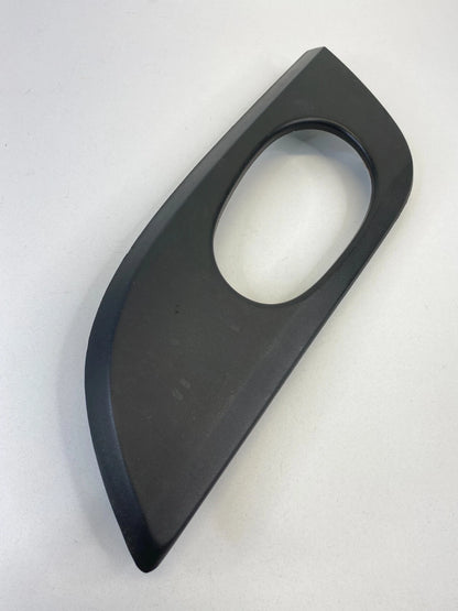02-09 GMC ENVOY FRONT RIGHT PASSENGER INTERIOR DOOR HANDLE BEZEL TRIM 15146092