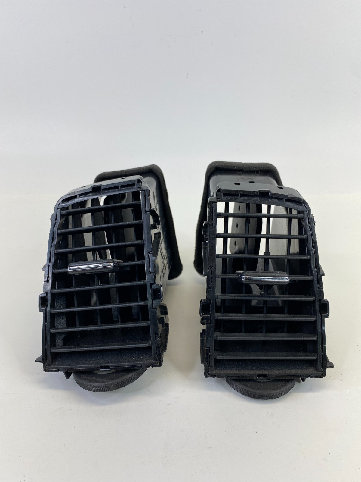 2011-2014 Nissan Murano Front Center Dash A/C Air Vent Grill Grille Set Pair OEM