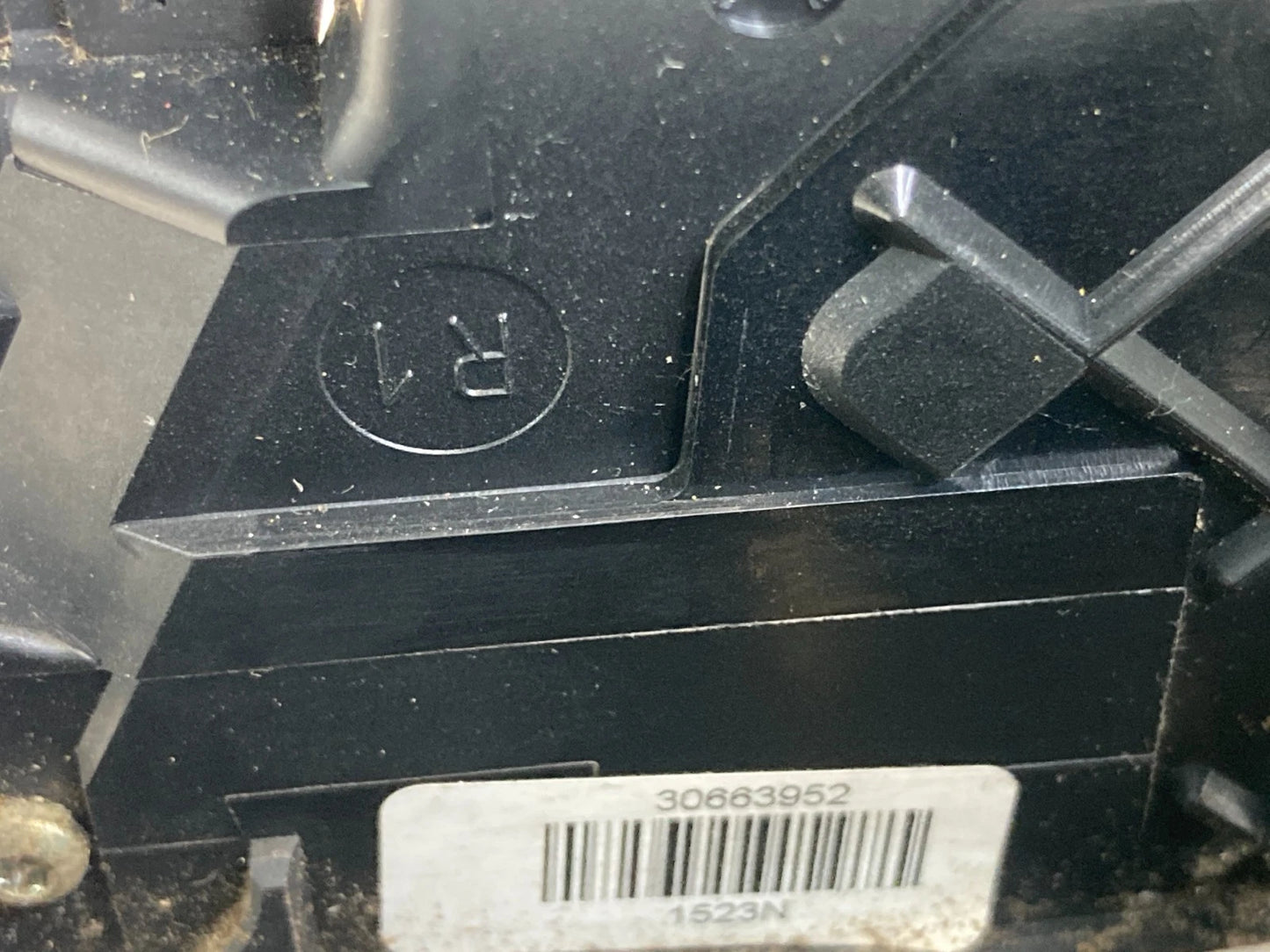 04-11 VOLVO S40 05-11 V50 SEDAN FRONT RIGHT DOOR LOCK LATCH ACTUATOR RELEASE OEM