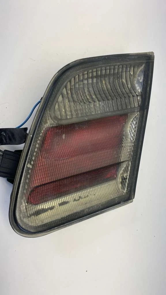 1998 1999 MERCEDES-BENZ E430 REAR RIGHT INNER TAIL LIGHT TAILLIGHT AFTERMARKET