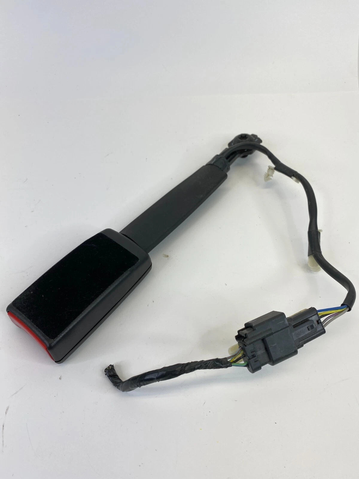 2013-2016 FORD FUSION FRONT RIGHT PASSENGER SIDE SEAT BELT BUCKLE DG93-F61208