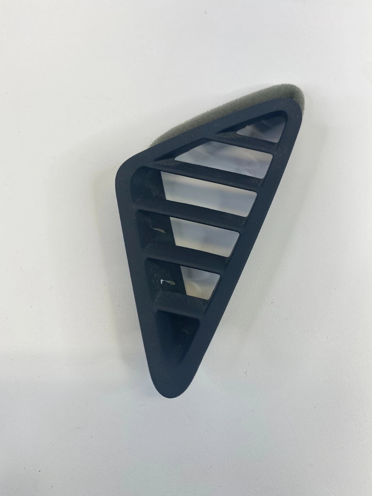 10-17 CHEVROLET EQUINOX FRONT RIGHT SIDE DASH AIR VENT DEFROSTER GRILLE 25779105