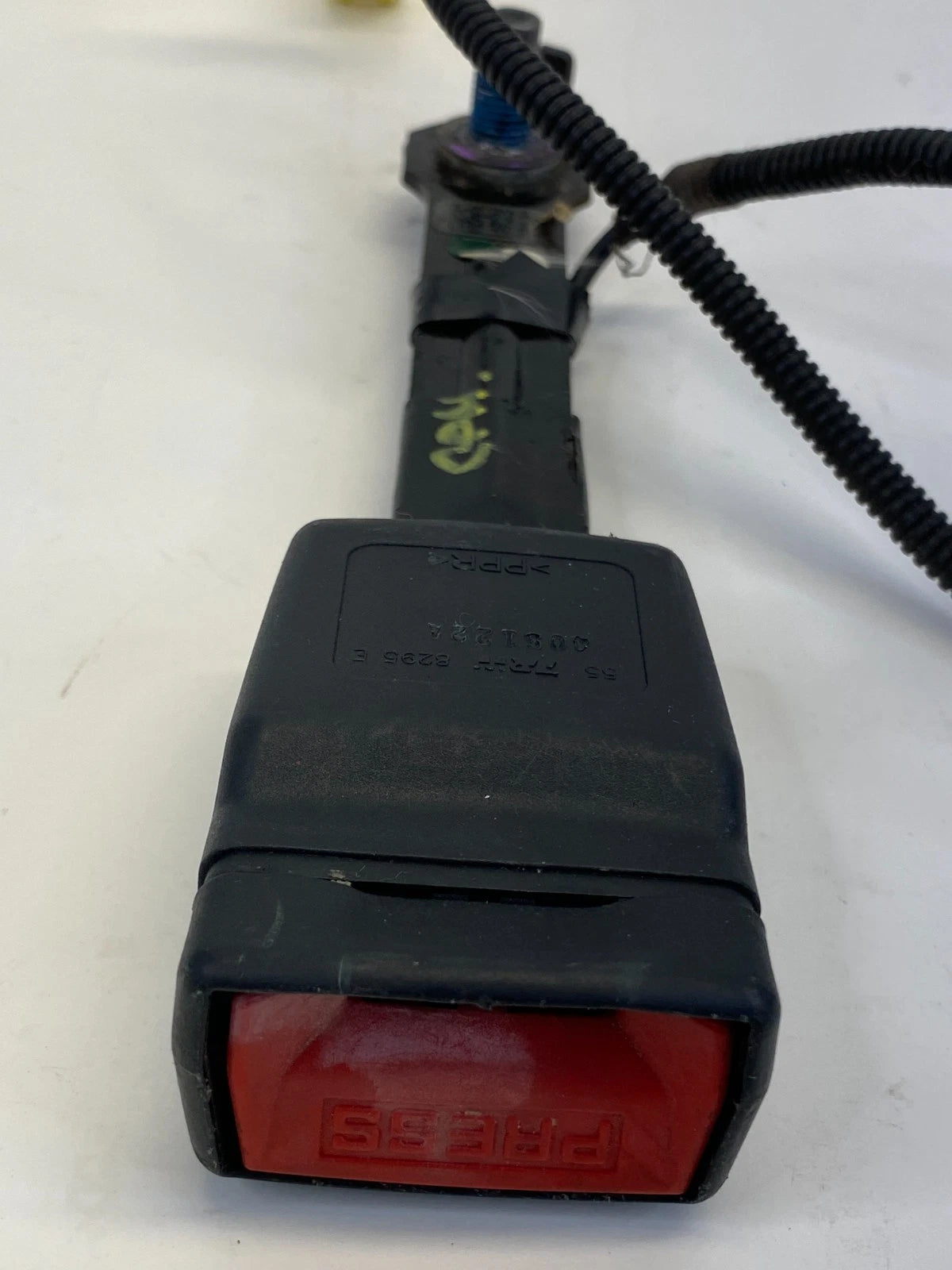 2011-2015 HYUNDAI SONATA SEAT BELT BUCKLE FRONT RIGHT PASSENGER UNIT OEM 405122A