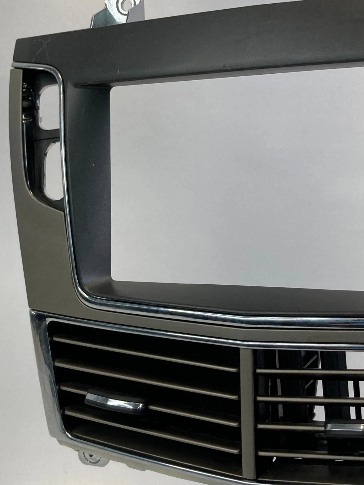 2010 2011 2012 LINCOLN MKT CENTER DASH RADIO BEZEL PANEL AIR VENTS AE93-19C682-A