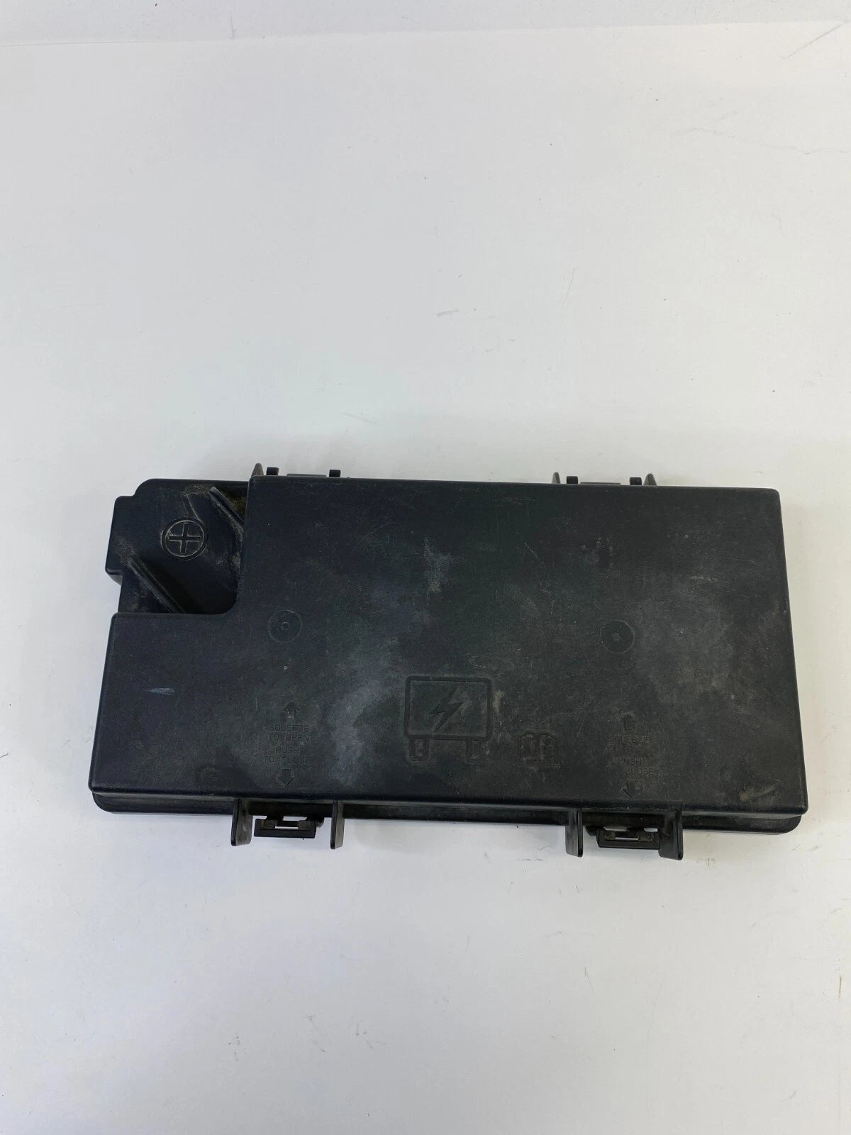 2008 2009 2010 CHRYSLER TOWN & COUNTRY ENGINE RELAY FUSE BOX COVER CAP OEM