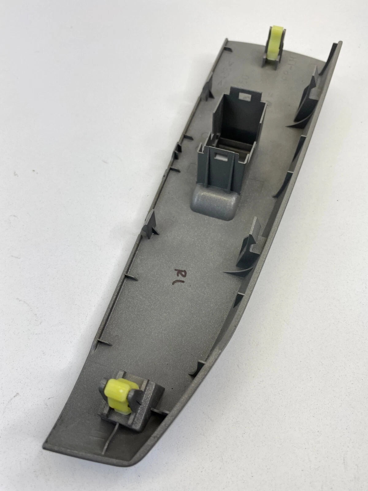 04-09 TOYOTA PRIUS REAR LEFT WINDOW CONTROL SWITCH COVER BEZEL OEM 74272-47050