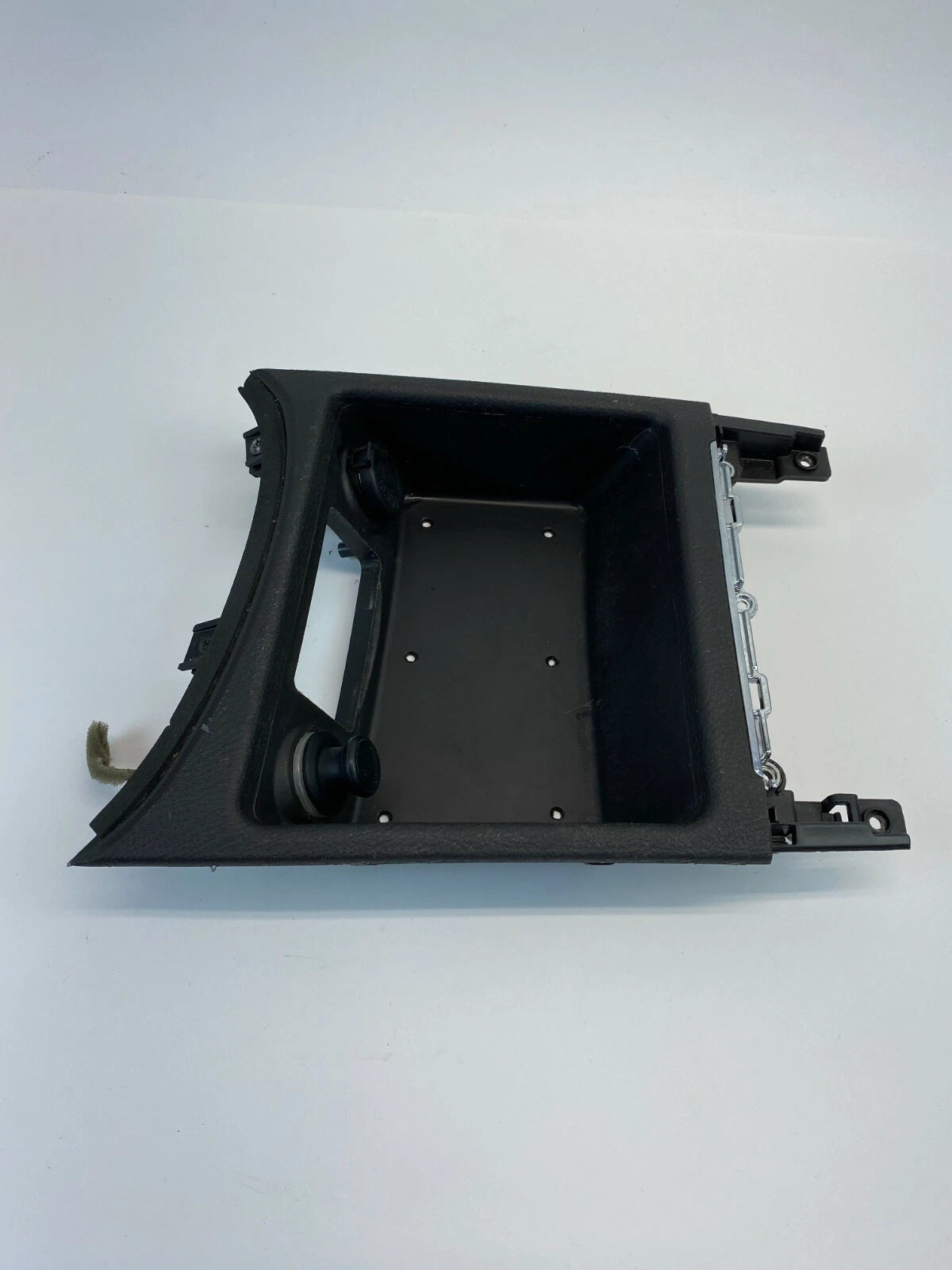 2010-2012 HYUNDAI SANTA FE CONSOLE POWER OUTLET COVER TRIM BEZEL 84691-2B002 OEM