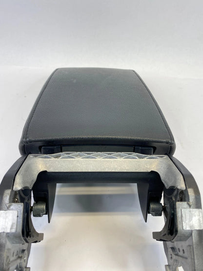 2013-2016 VOLKSWAGEN JETTA CENTER CONSOLE ARMREST ARM REST LID 5C6-864-207 OEM