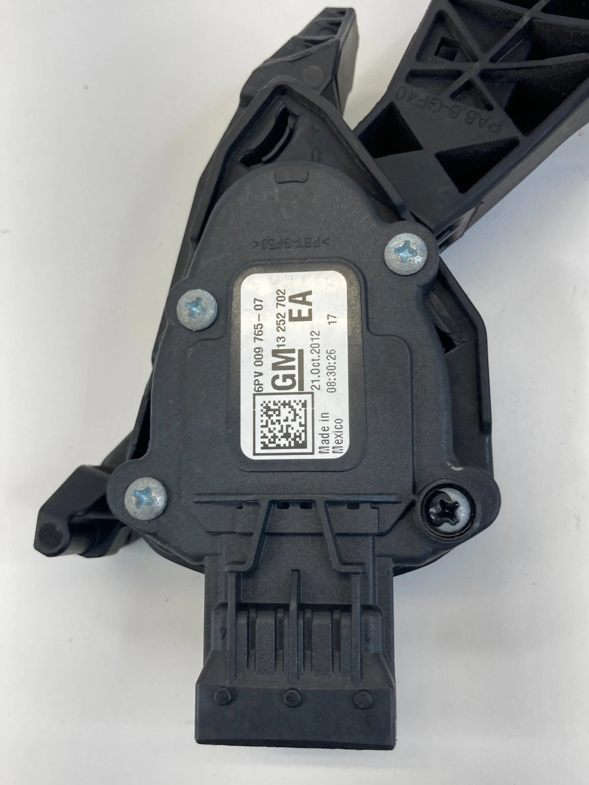 2011-15 Cruze Volt 12-17 Verano Accelerator Gas Pedal w/Position Sensor 13252702