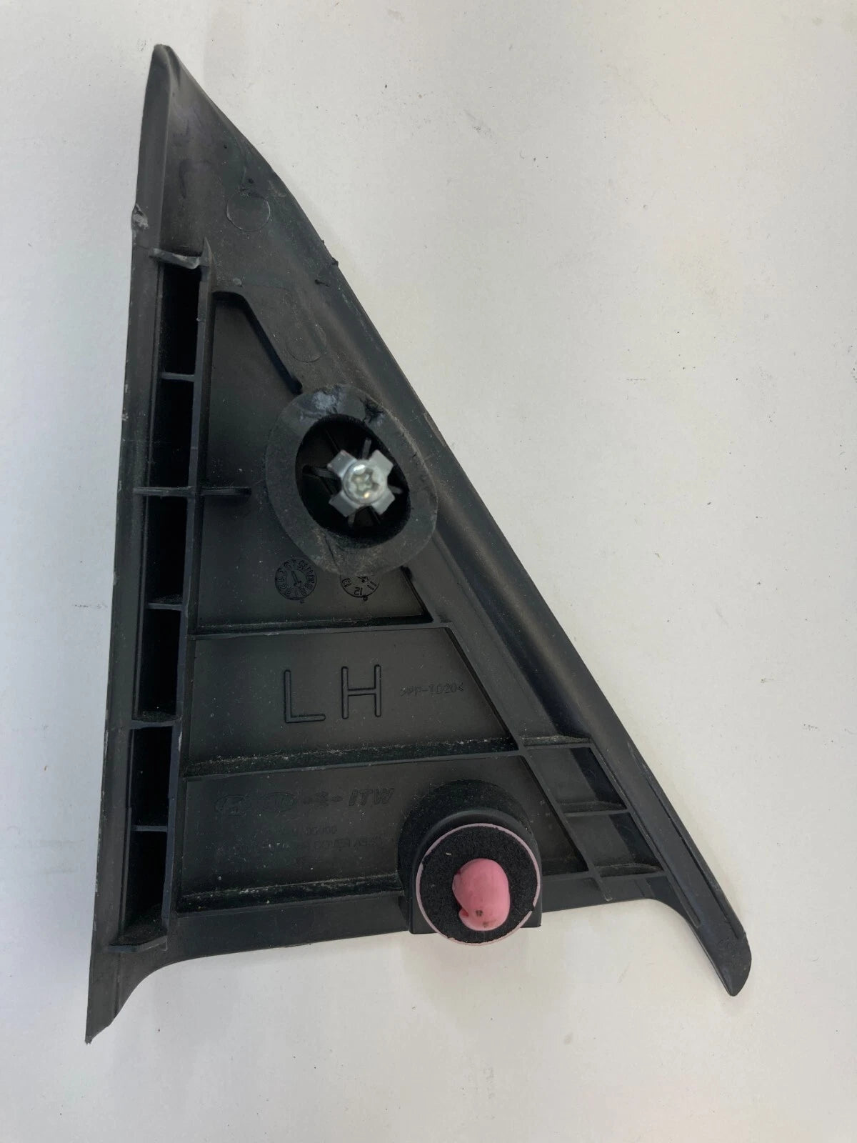 11-14 HYUNDAI SONATA REAR LEFT INTERIOR DOOR CORNER MOLDING COVER 83910-3S000