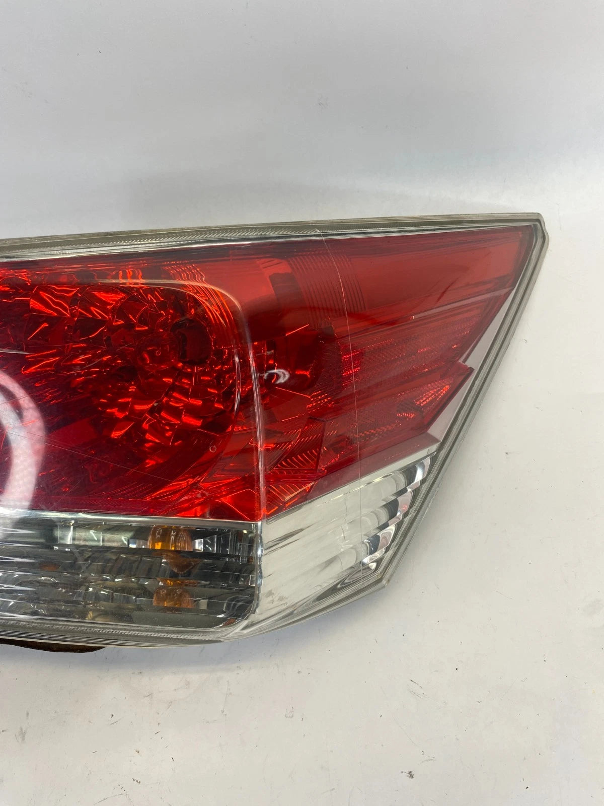 2008-2012 HONDA ACCORD SEDAN RIGHT PASSENGER TAIL LIGHT TAILLIGHT TAIL LAMP