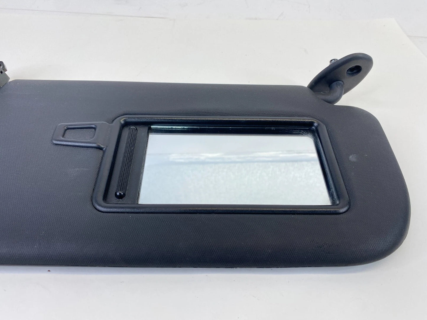 2014-2019 KIA SOUL FRONT RIGHT PASSENGER SIDE SUNVISOR SUN VISOR W/ SUNROOF OEM