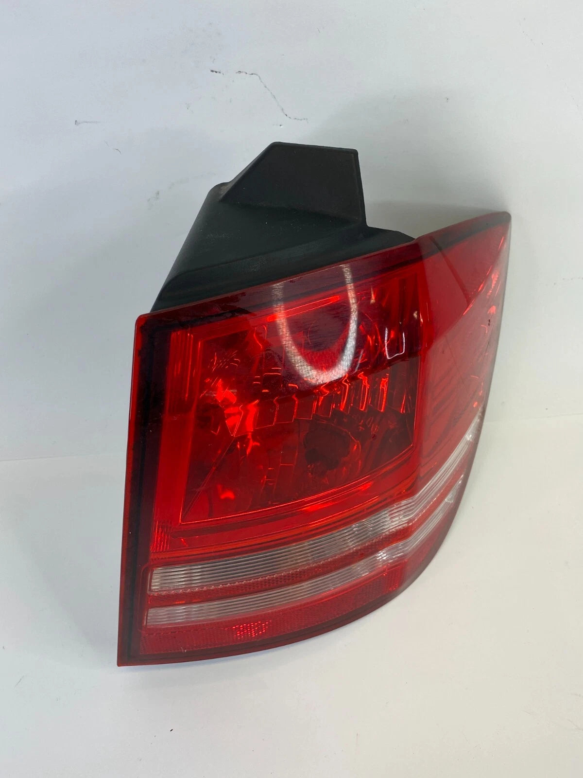 09-20 DODGE JOURNEY REAR RIGHT SIDE OUTER TAIL LIGHT LAMP TAILLIGHT 05116290AD