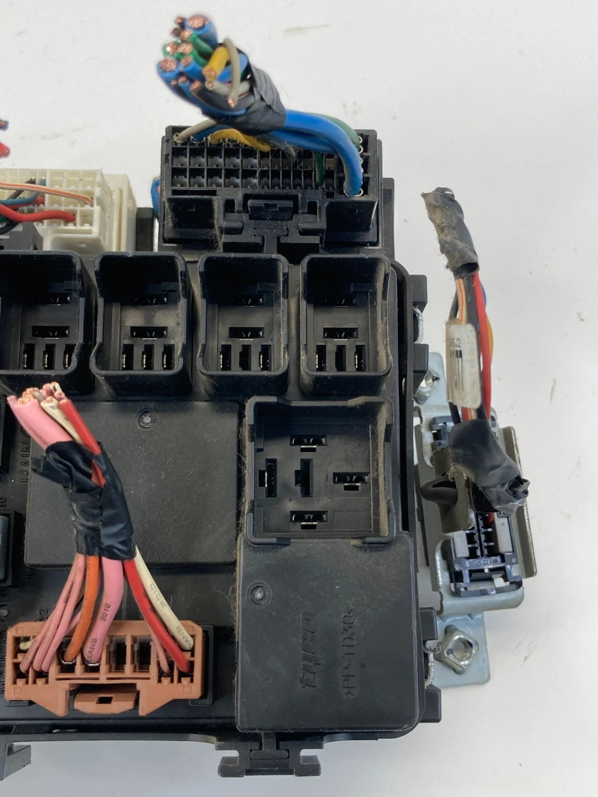 2006-2011 06-11 HYUNDAI ACCENT DASH CABIN FUSE BOX RELAY JUNCTION 919501G040 OEM