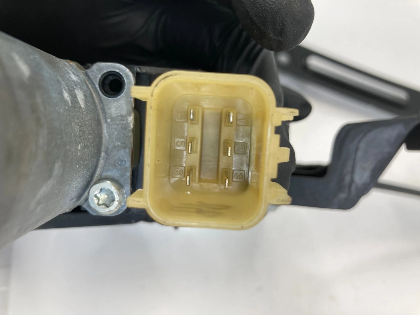 2013-2020 FORD FUSION REAR RIGHT BACK DOOR WINDOW MOTOR W/ REGULATOR C11229-101