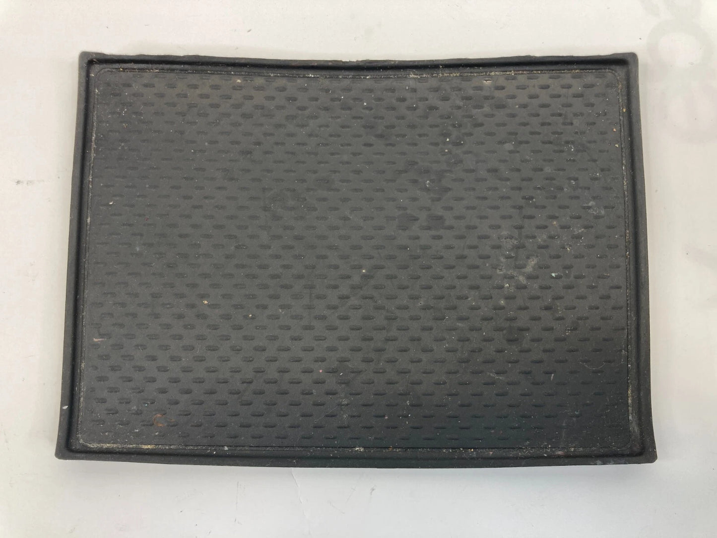 2001-2006 ACURA MDX FRONT CENTER CONSOLE TRAY LINING INSERT RUBBER MAT ASSY OEM