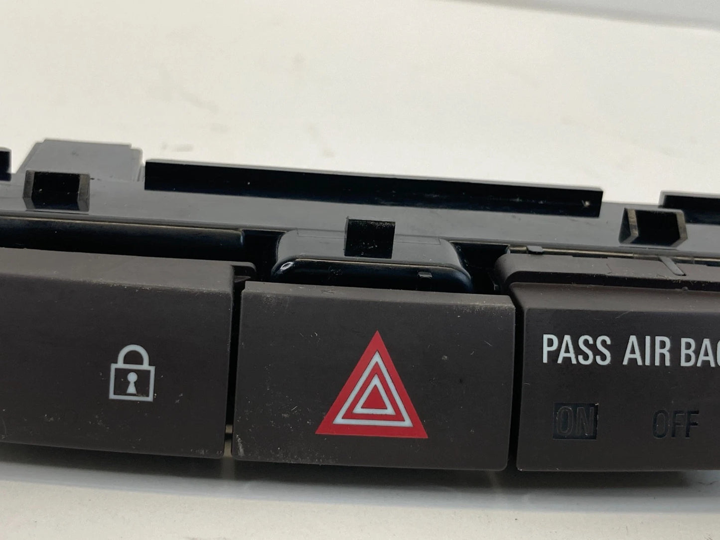 2011-2013 BUICK REGAL HAZARD WARNING LOCK BUTTON SWITCH 13320966 OEM