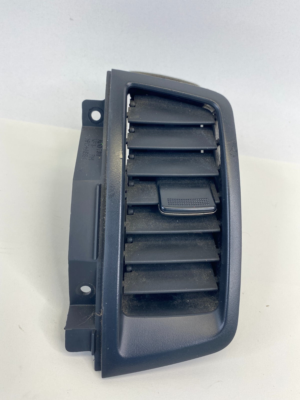 2010-2013 Kia Soul Dash Center Right A/C Heater Air Vent Grille 97420-2K000 OEM