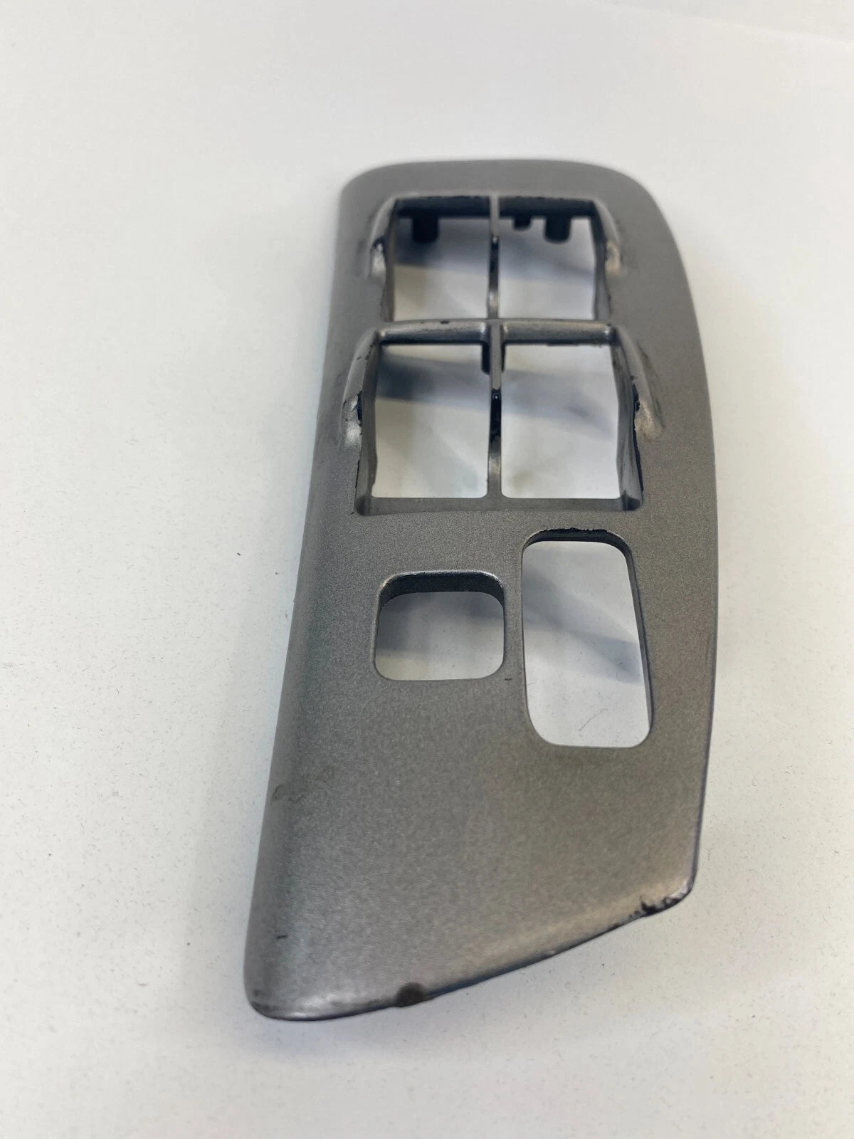 03-08 TOYOTA MATRIX FRONT LEFT DOOR WINDOW SWITCH BEZEL COVER TRIM 74232-01030