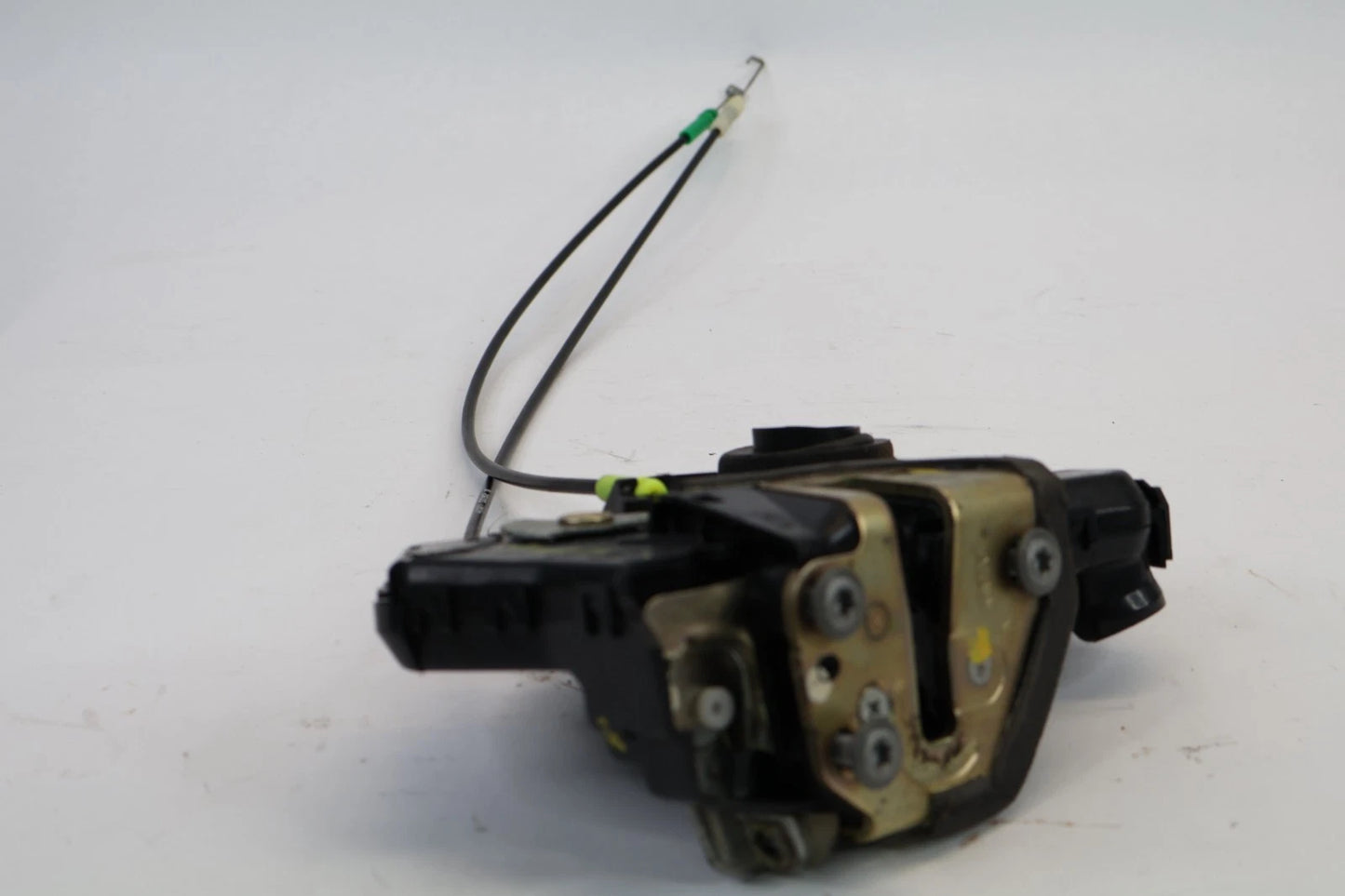 2002-2008 TOYOTA COROLLA 06-10 SIENNA FRONT RIGHT PASSENGER DOOR LOCK LATCH