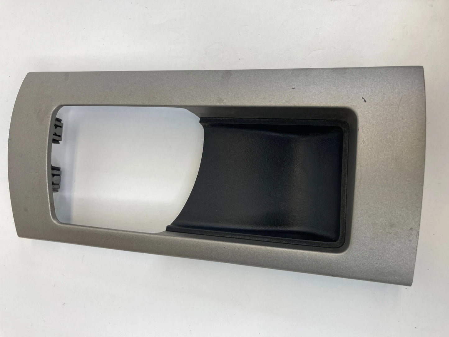 03-06 LINCOLN NAVIGATOR REAR RIGHT INNER DOOR HANDLE BEZEL COVER 2L7X-78275A18