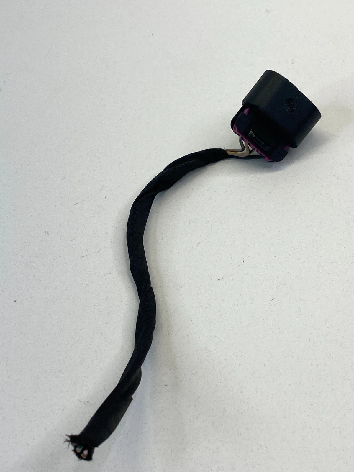 2013-2016 DODGE DART SEDAN REAR TRUNK TAIL LIGHT TAILLIGHT STOP LIGHT CONNECTOR