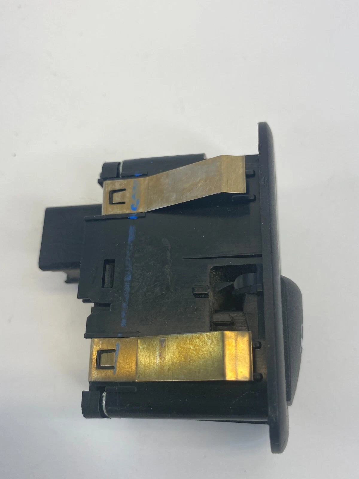 09-14 VOLKSWAGEN ROUTAN REAR LEFT SLIDING DOOR WINDOW SWITCH BUTTON 68020400AC