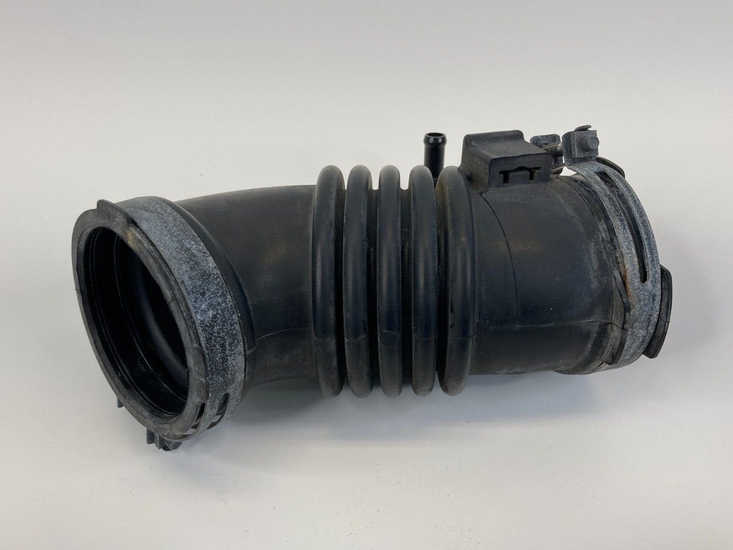 2010 2011 2012 Mazda CX-7 CX7 Air Intake Cleaner Hose Duct Tube OEM