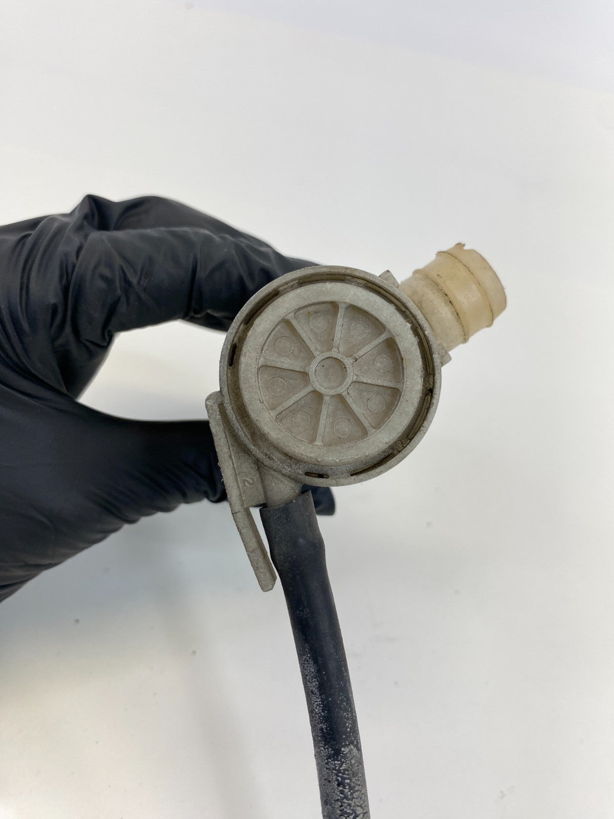 2006-2017 Hyundai Accent Windshield Wiper Fluid Washer Pump OEM