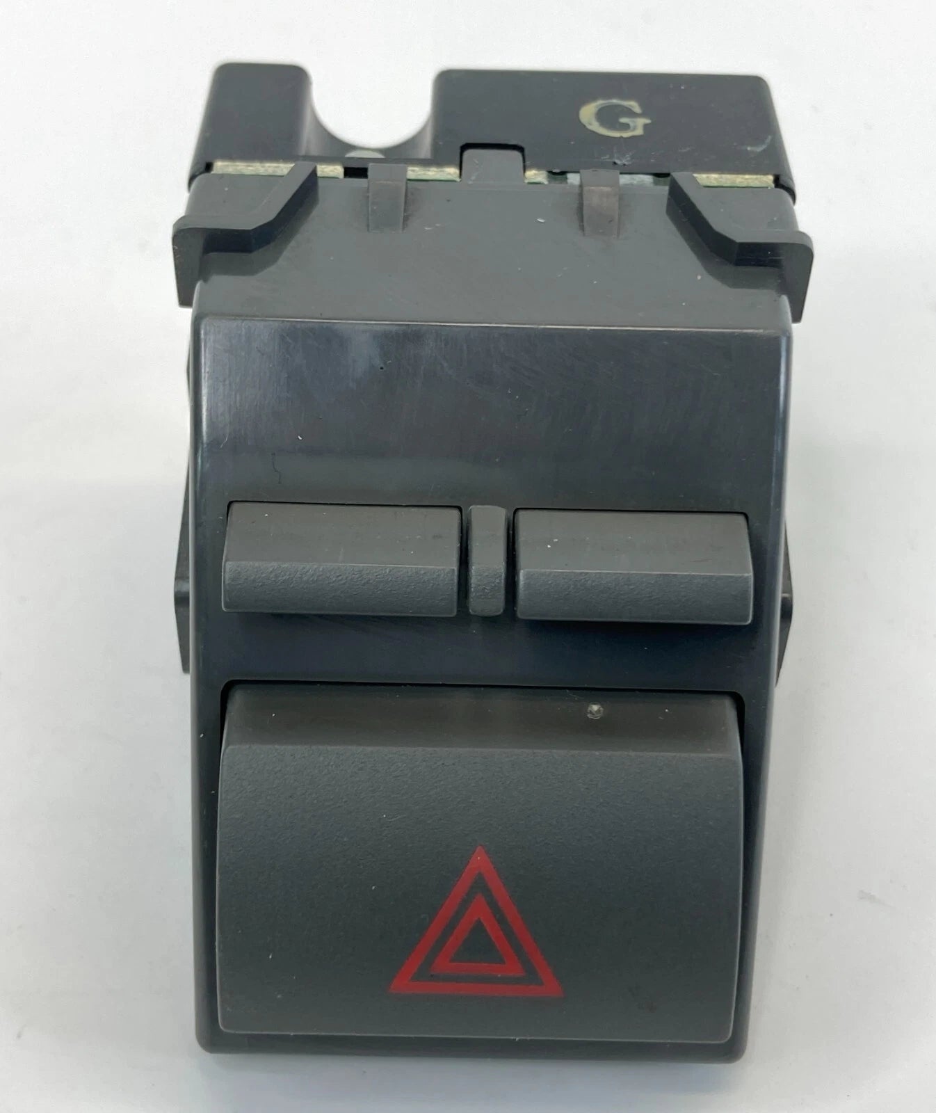 07-11 TOYOTA CAMRY CENTER DASH EMERGENCY HAZARD LIGHT WARNING SWITCH 84332-33080