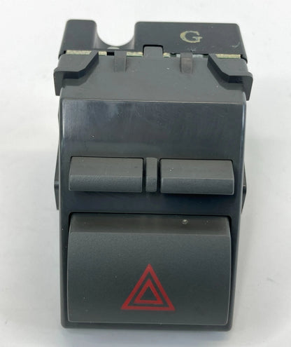 07-11 TOYOTA CAMRY CENTER DASH EMERGENCY HAZARD LIGHT WARNING SWITCH 84332-33080