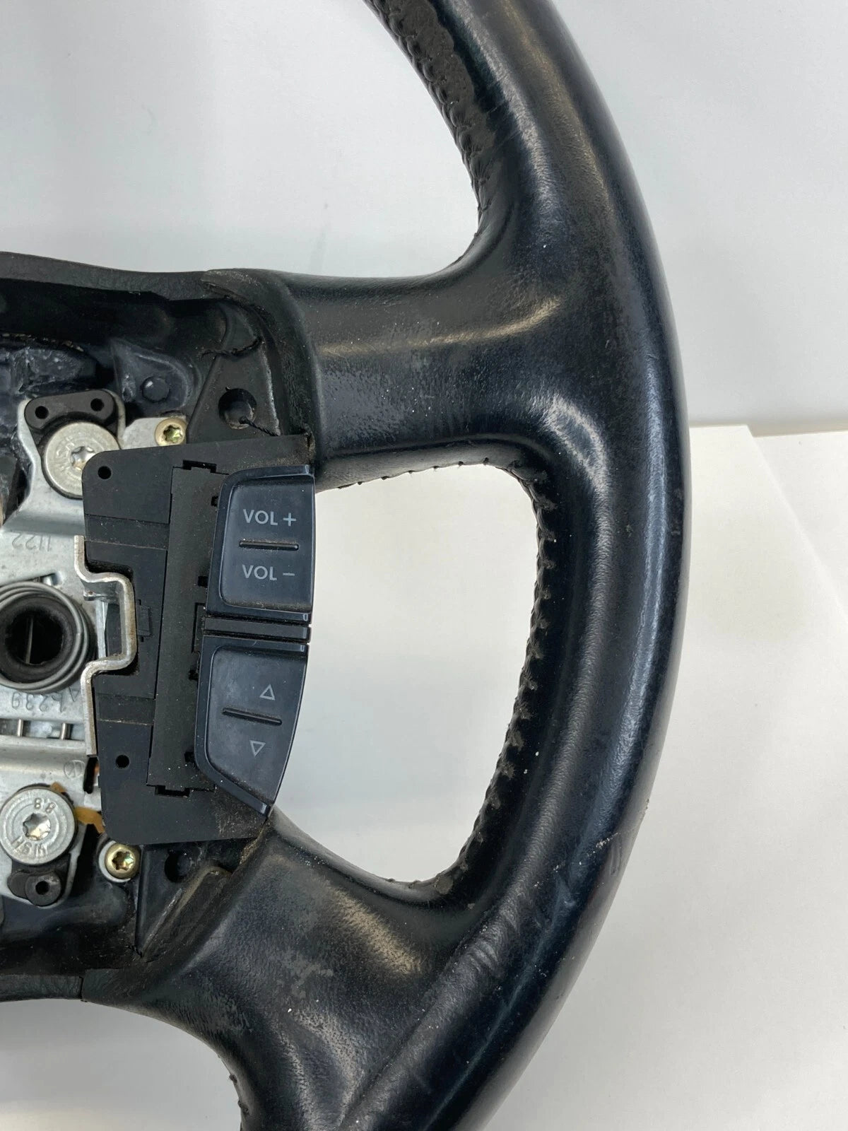 2001-2005 VOLKSWAGEN JETTA STEERING WHEEL W/ CONTROLS 4 SPOKE BLACK LEATHER