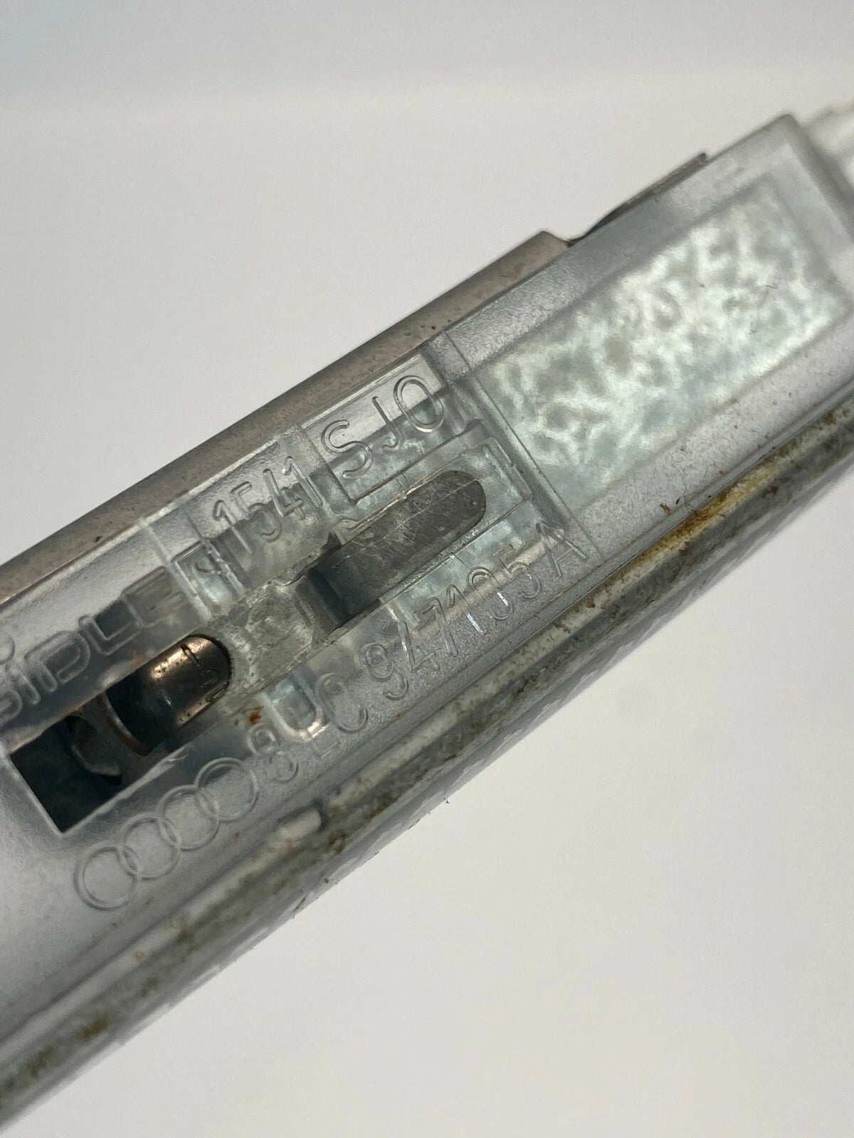 1999-2001 AUDI A4 SEDAN SUNVISOR SUN VISOR VANITY OVERHEAD LIGHT 4D0947105A
