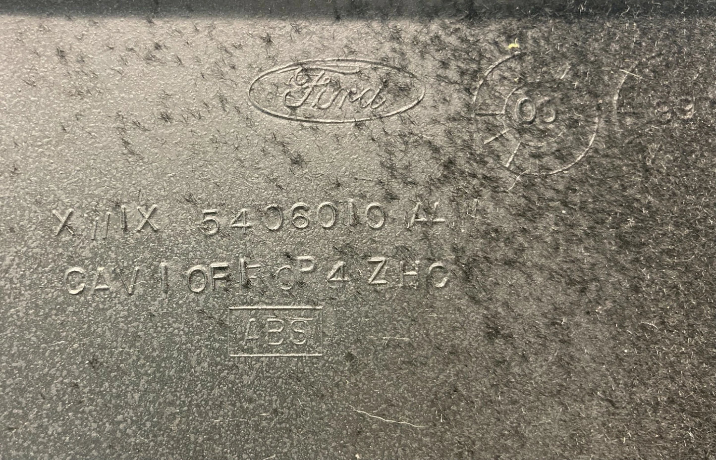 1999-2002 LINCOLN TOWN CAR SEDAN GLOVE BOX STORAGE COMPARTMENT LIGHT BEIGE OEM