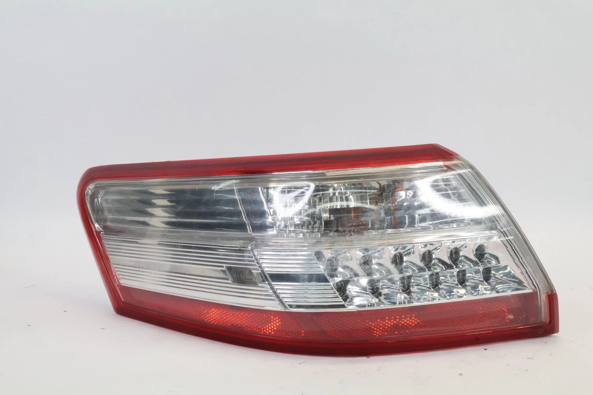 2010 2011 TOYOTA CAMRY HYBRID LEFT DRIVER SIDE TAIL LIGHT TAILLAMP OUTER LED OEM