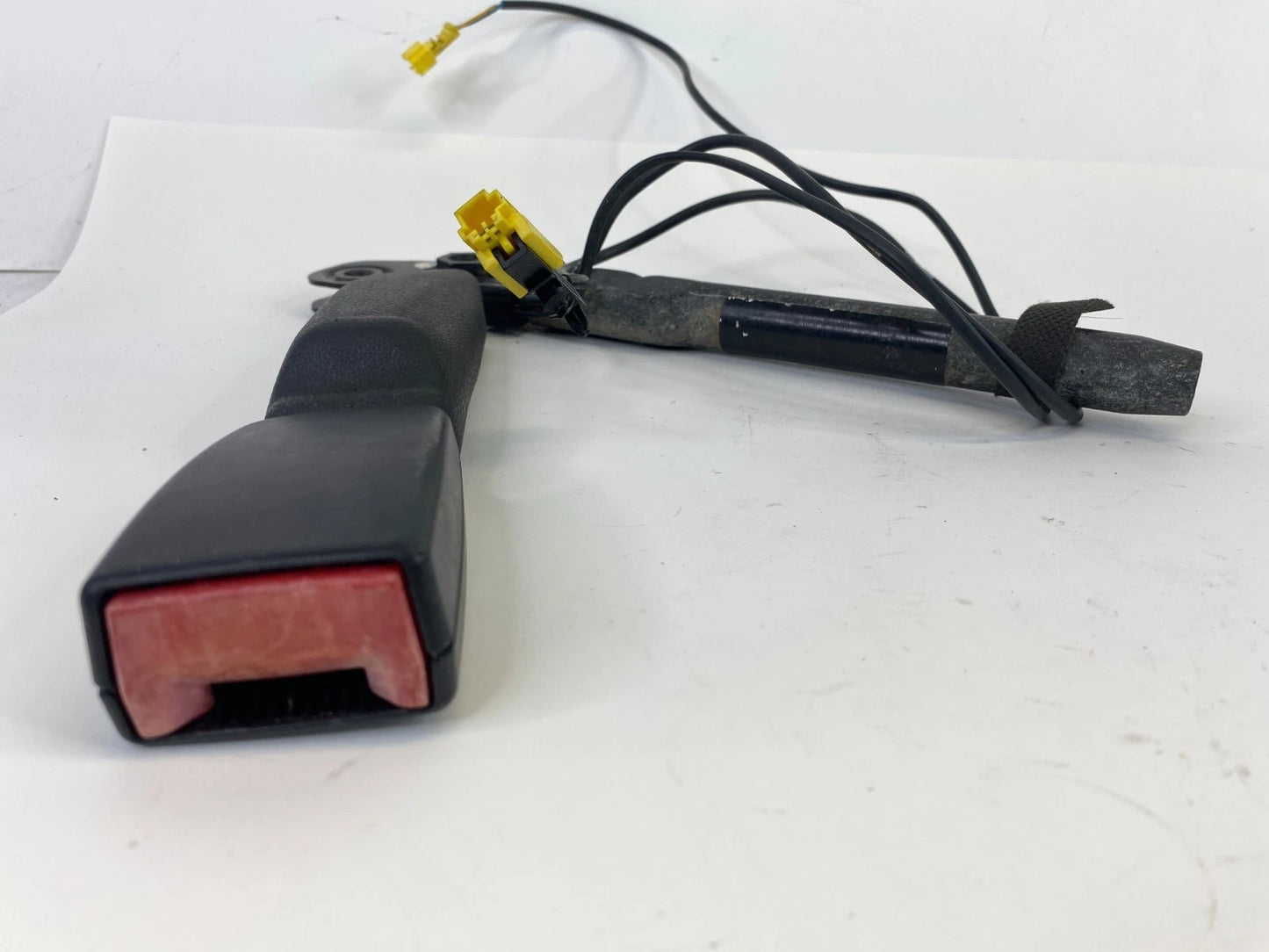 2007-2014 MERCEDES-BENZ CL550 COUPE FRONT RIGHT PASSENGER SEAT BELT BUCKLE OEM