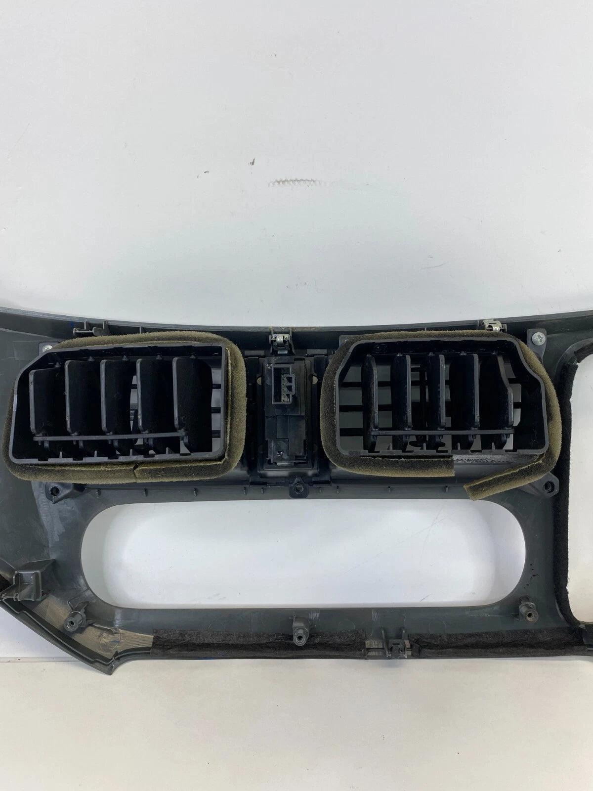 2005-2007 HONDA ODYSSEY CENTER DASH CLIMATE CONTROL BEZEL TRIM W/ AIR VENTS OEM