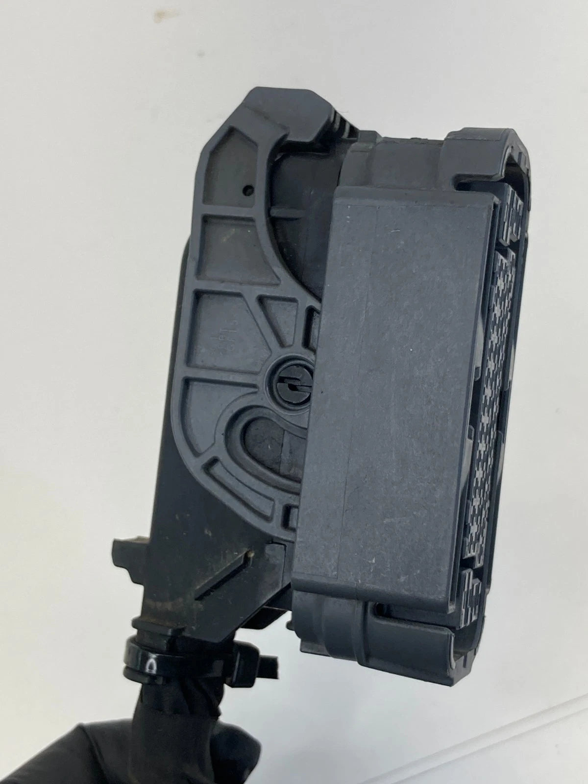 2014-2016 Kia Forte 1.8L A/T ABS Anti Lock Brake Pump Plug Connector OEM