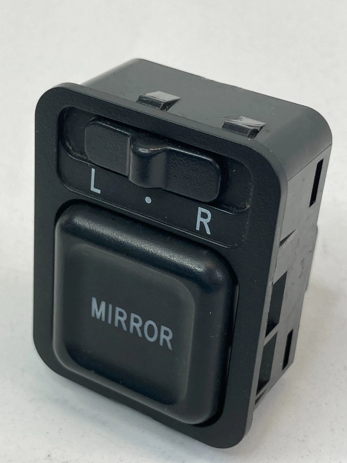 2003-2005 HONDA PILOT FRONT LEFT SIDE DOOR POWER MIRROR CONTROL BUTTON SWITCH
